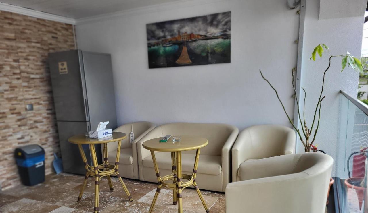 Pensiunea Vila Ysy - Eforie Nord Luaran gambar