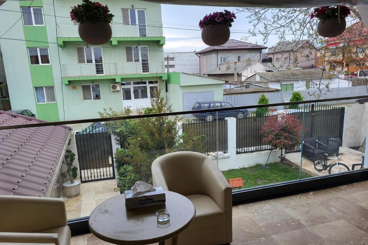 Pensiunea Vila Ysy - Eforie Nord Luaran gambar